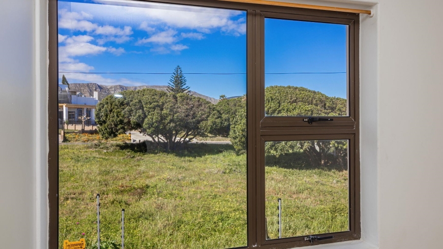 2 Bedroom Property for Sale in De Kelders Western Cape